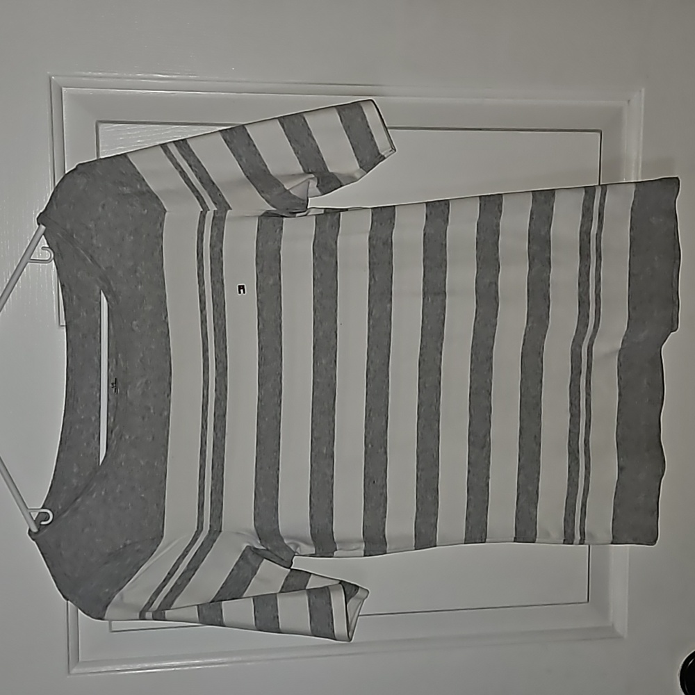 Tommy Hilfiger shirt. Size L. Gray and white. 3/4 sleeve length.